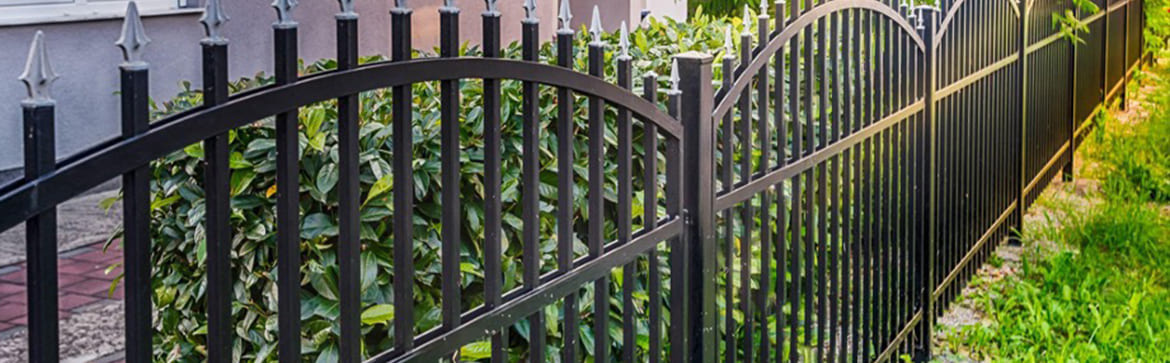 Wrought Iron vs Aluminum Fencing – 6 Key Differences